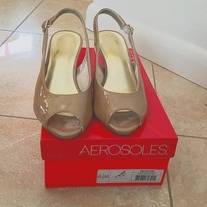 Aerosoles Nude Size 6.5 kitten heel open toe patent sling back pump
